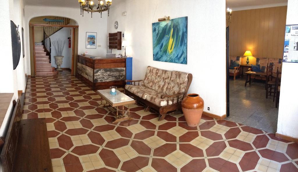 Hostal Portbou Eksteriør billede