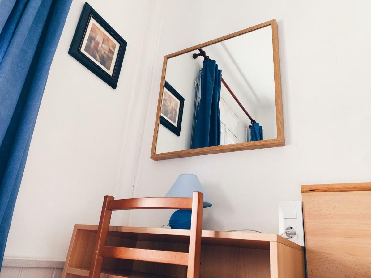 Hostal Portbou Eksteriør billede